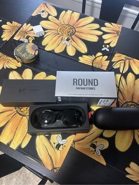 Ray-Ban Stories Round Smart Glasses — Black Frames with Dark Lenses
